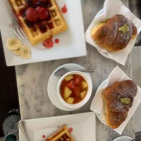 Hostel Garden Albania