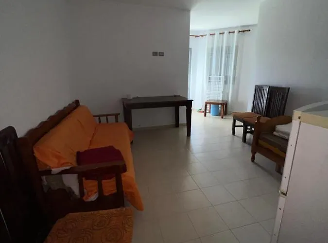 Garden Albania Hostal *